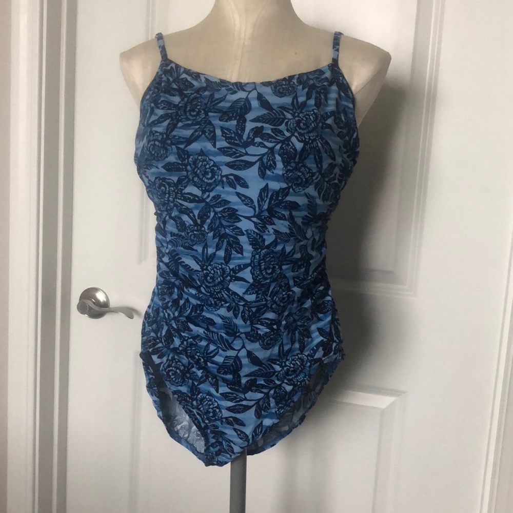***SOLD***Lands’ End Underwire One Piece 16L